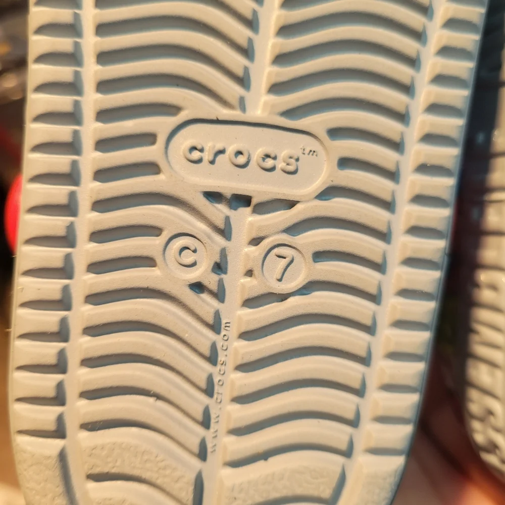 Crocs‎ NWOT Avengers Off Court Clogs Size 8 Toddler